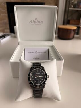 Alpina Women’s Black 37mm Comtesse Diamond bracelet watch